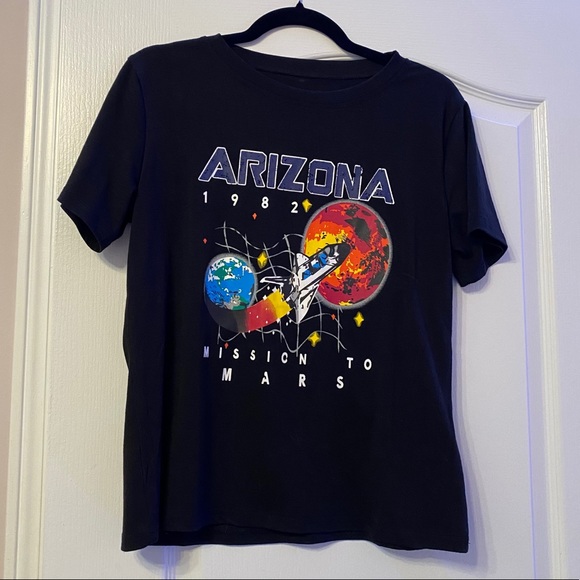 💕 • Graphic Tee - Picture 2 of 2